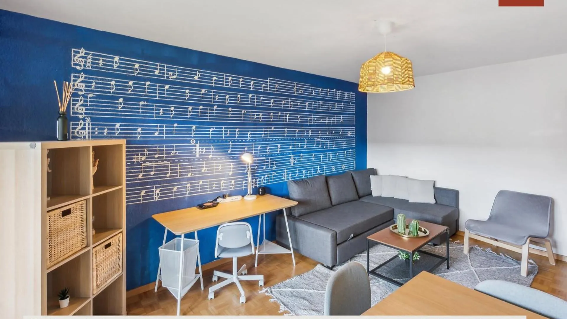 Urban Living Redefined: Apartment In Oerlikon Zurique