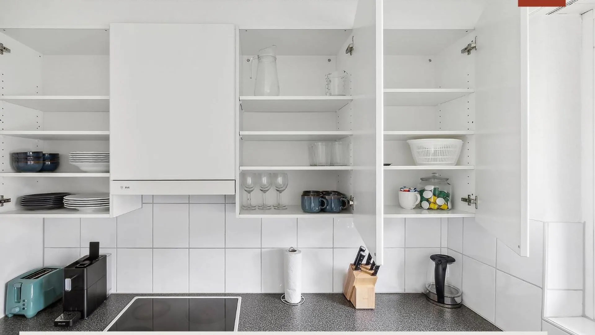 Urban Living Redefined: Apartment In Oerlikon Zurique