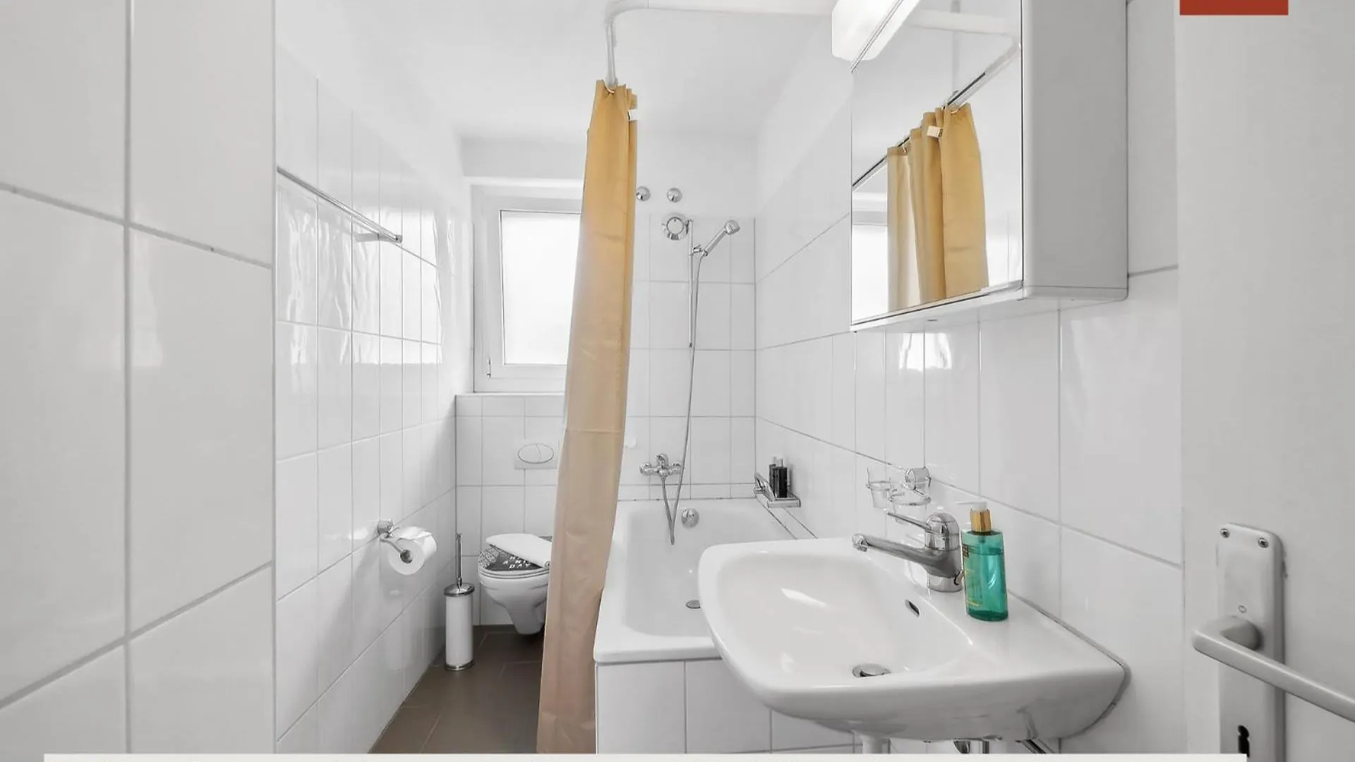 Urban Living Redefined: Apartment In Oerlikon Zurique