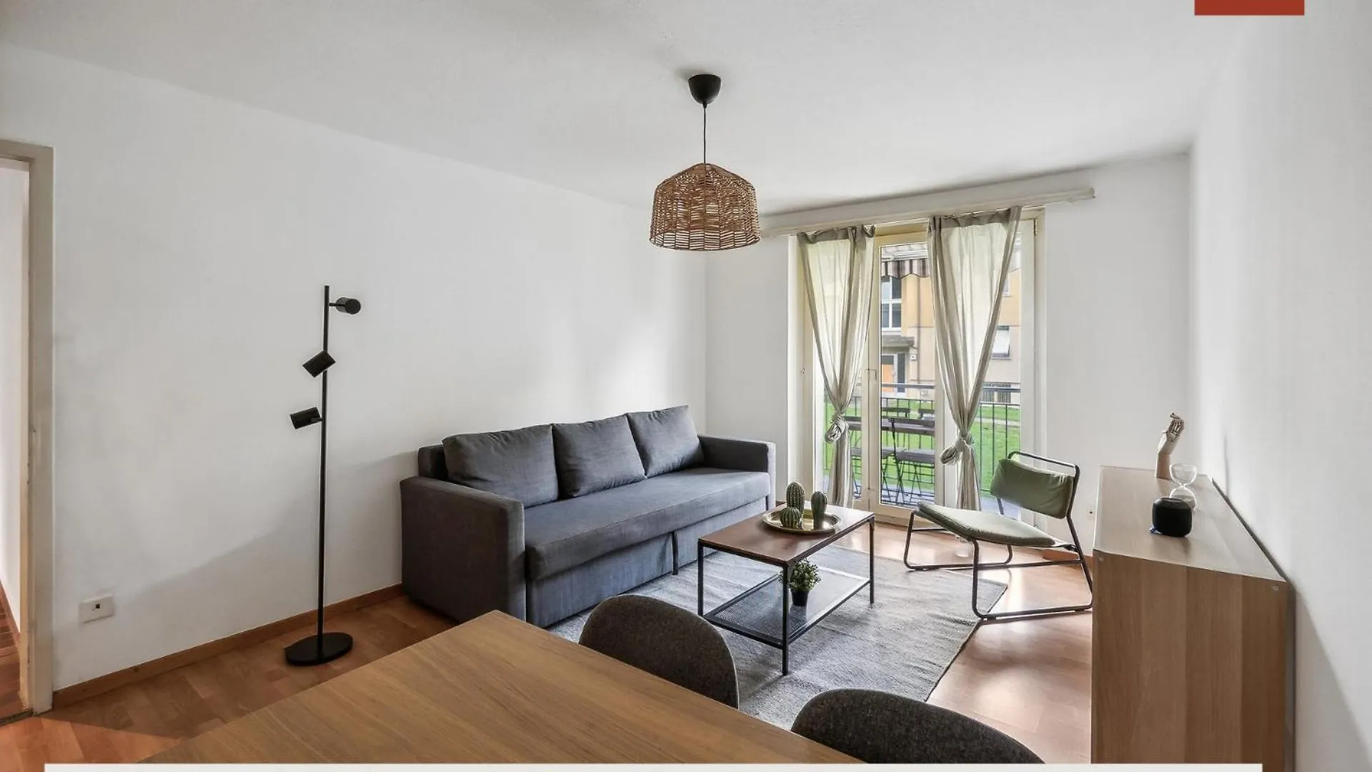 Urban Living Redefined: Apartment In Oerlikon Zurique